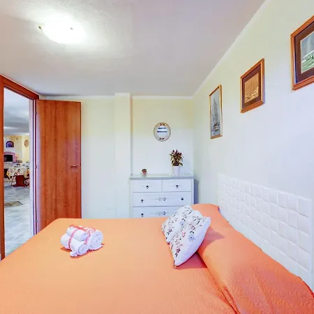 Apartment Belvilla By Oyo Casa Melis Carbonia
